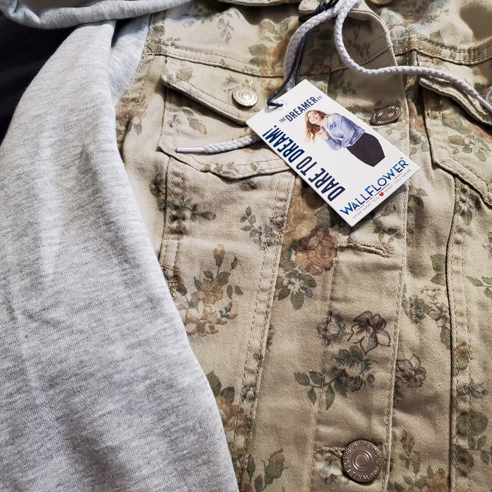 New jacket - Picture 3 of 3